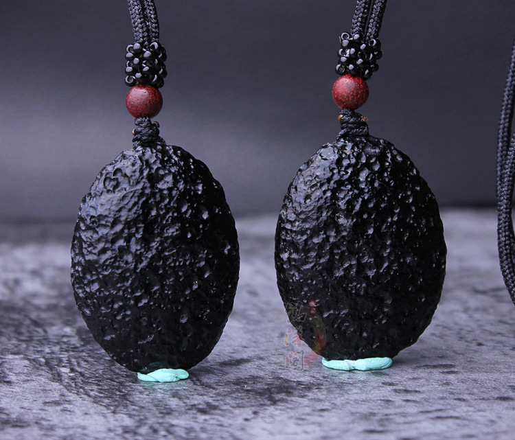 天然泰国雷公墨陨石吊坠原石能量挂件项坠男女宇宙黑陨消忧郁