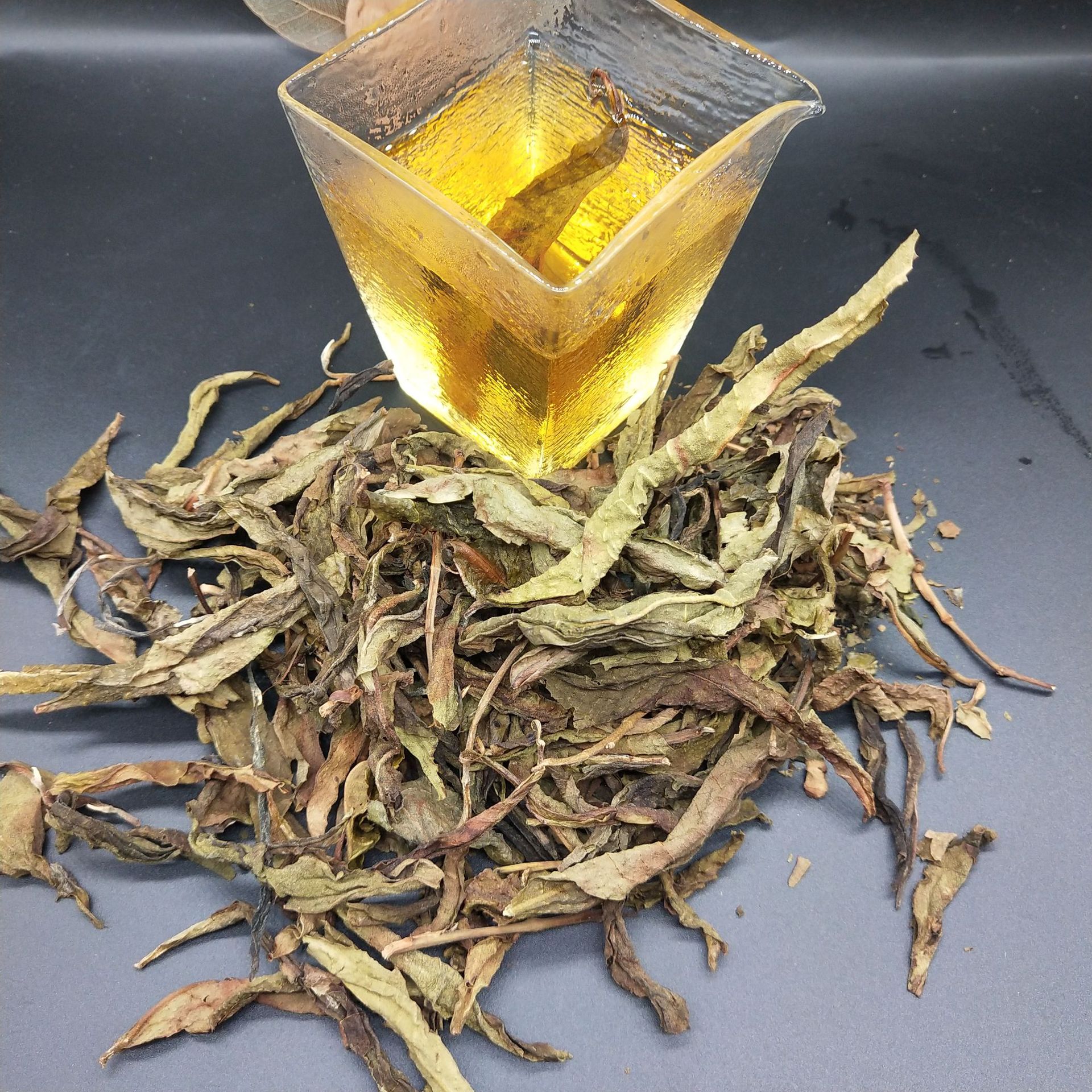 现货销售云南普洱茶 500g老帕卡落水洞 古树叶制成 普洱老伯卡