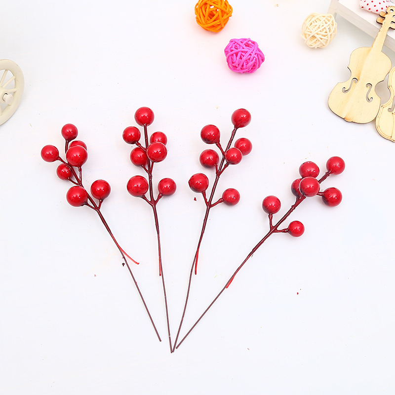 Red Fruit Christmas Decorations Wholesale Pinecone Decoration Berry Twig Cutting New Christmas Tree Decoration Photo Props