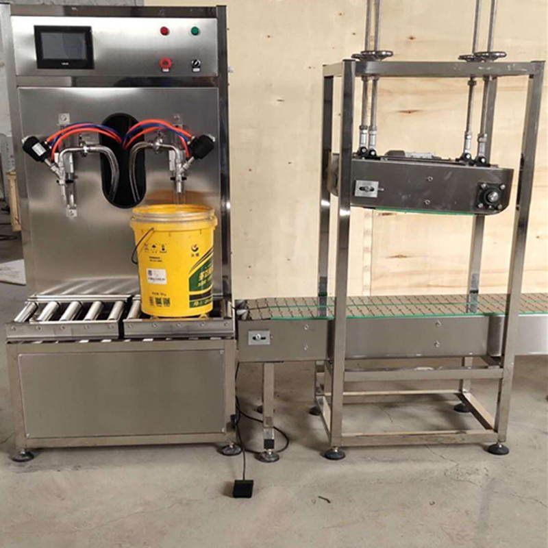 供应半自动农药灌装机 桶装液体分装设备 消毒液包装灌装机