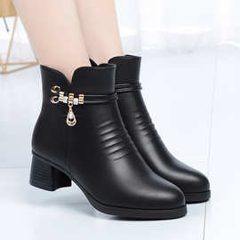 【秒发货】冬季加绒保暖软皮软底女士皮鞋中跟中老年中年粗跟短靴