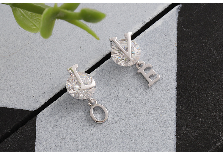 韩版s925纯银耳环简约个性迷你微镶锆石vl字母耳环耳饰耳扣女饰品