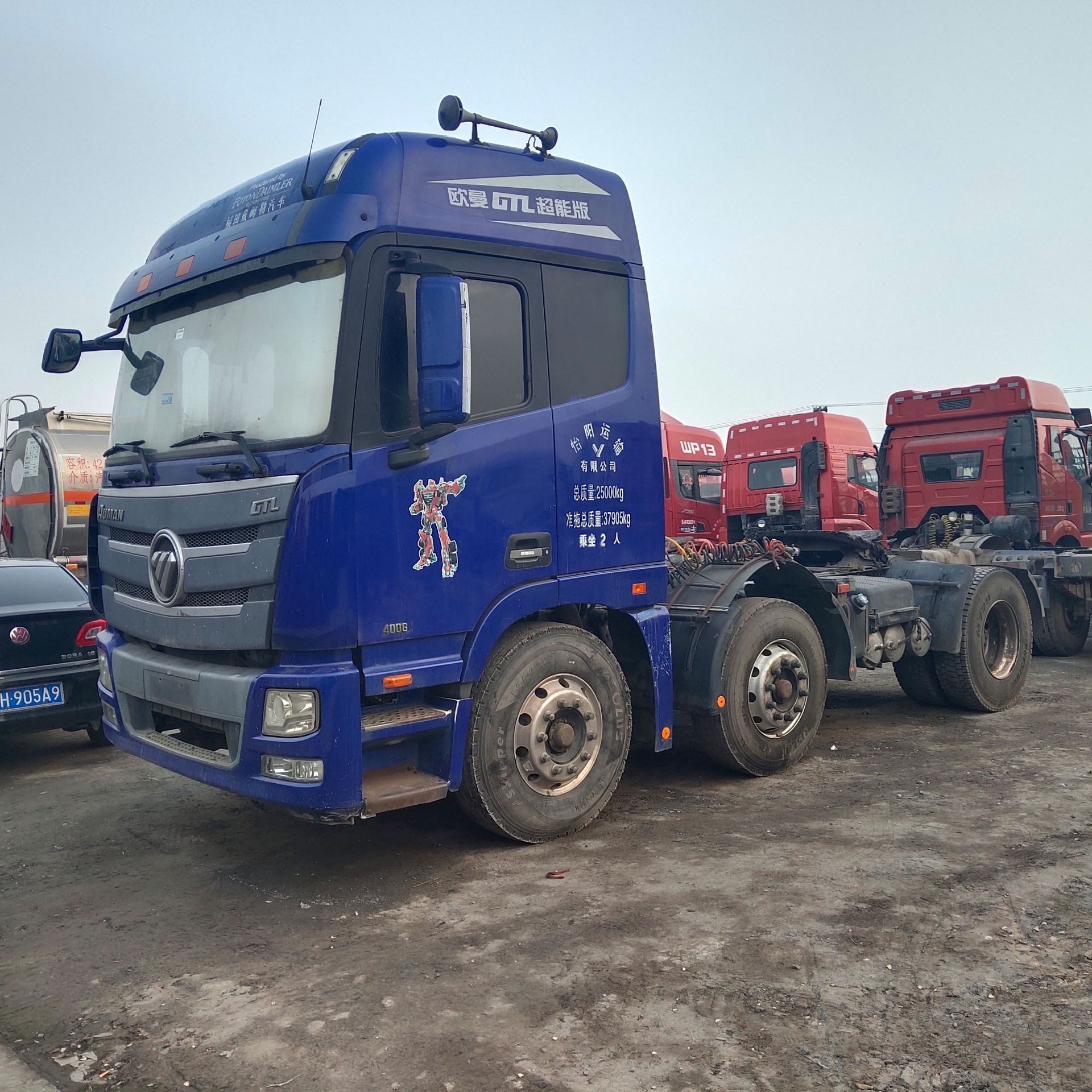 欧曼半挂牵引车销售 二手公路运输牵引全挂车 国五牵引车头可按揭