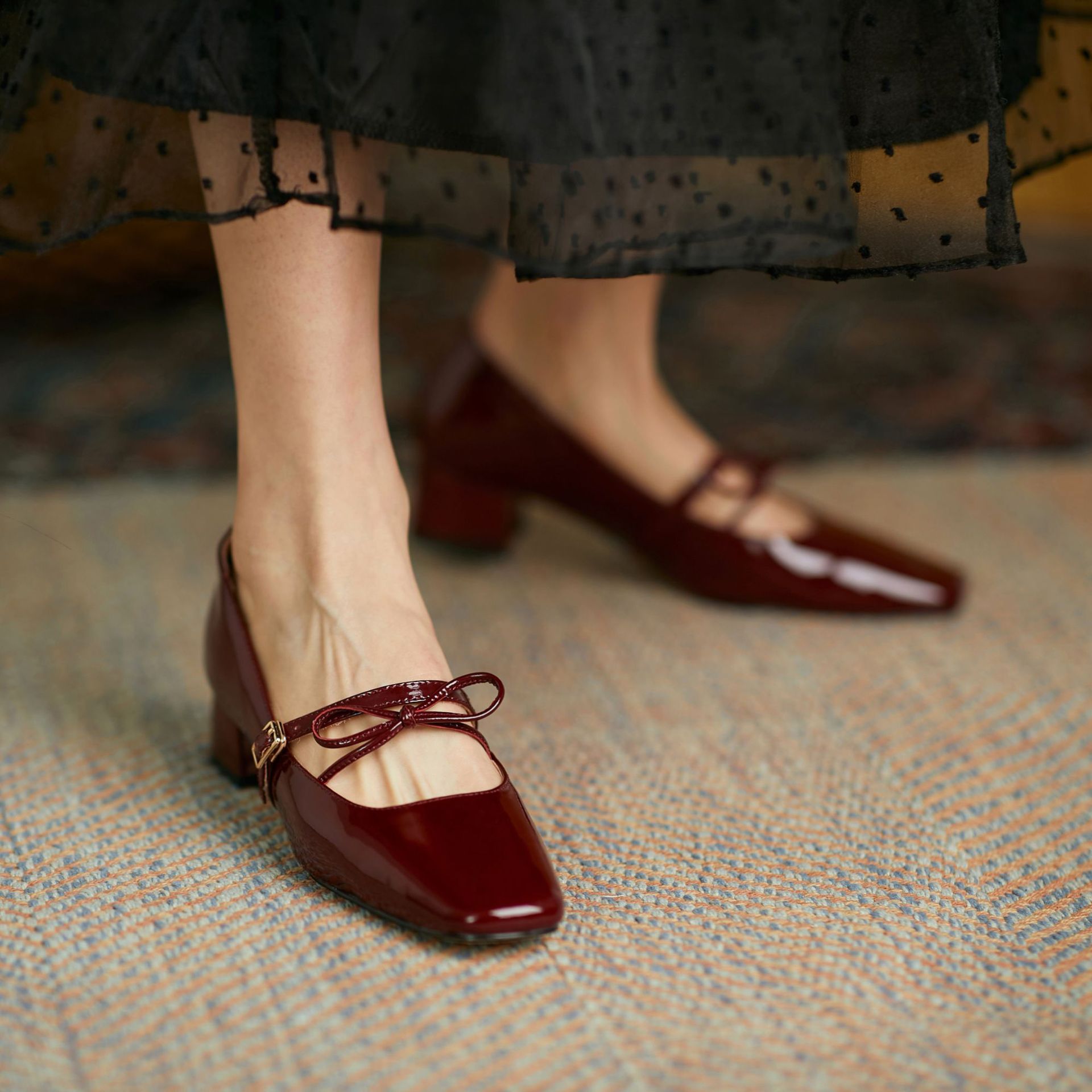 文艺复古小红鞋2021春季新款牛漆皮蝴蝶结玛丽珍鞋中跟真皮单鞋女