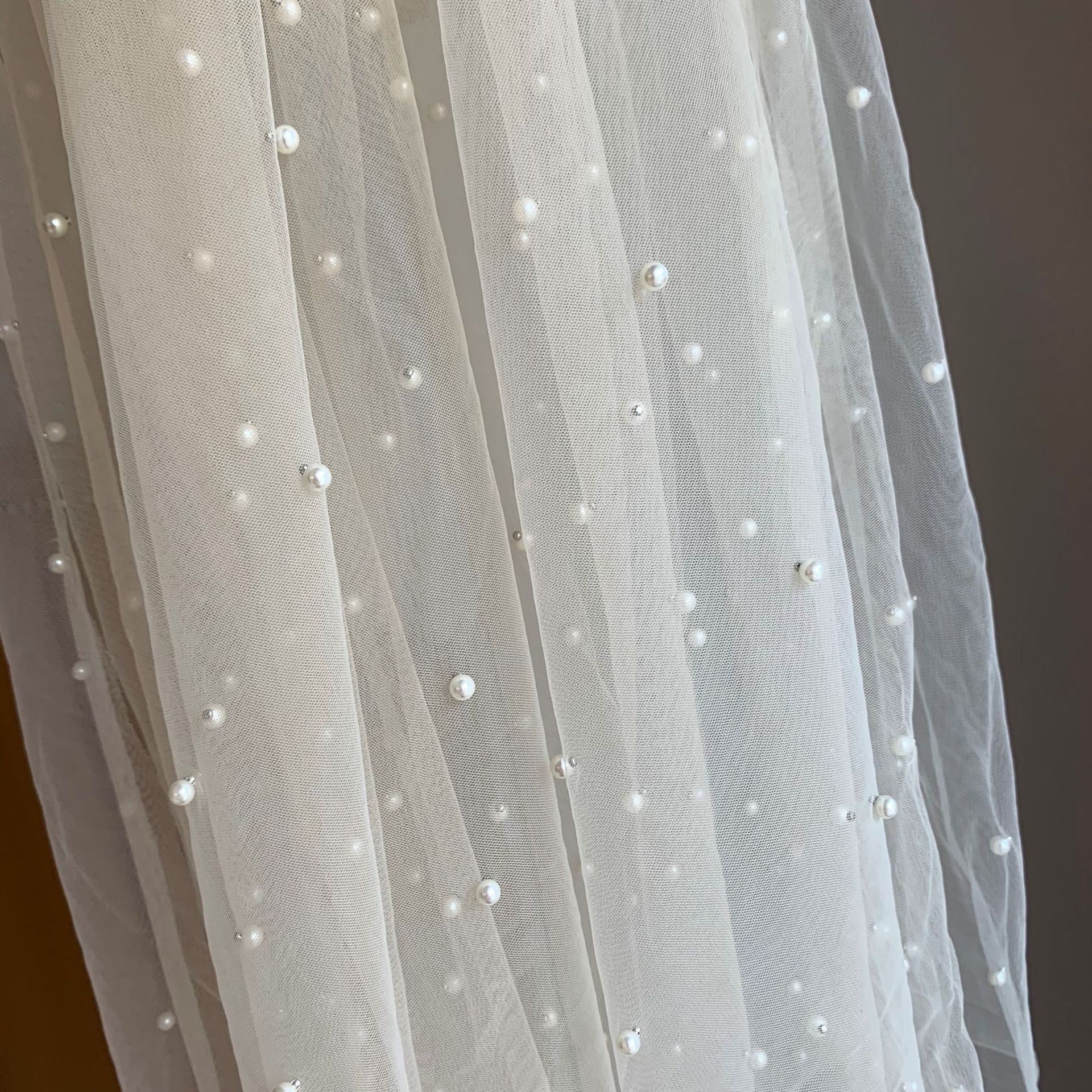 ins网纱后加工钉珠布料 立体高亮珍珠网纱汉服洛丽塔桌布面料现货