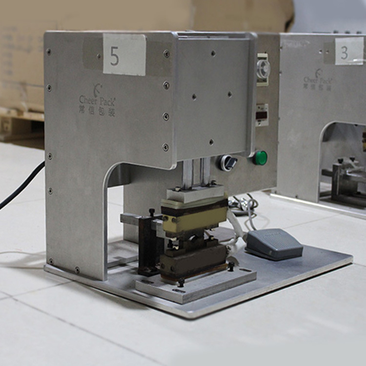 爆摇奶茶吸嘴袋压嘴机 吸嘴热合机吸嘴焊接机 焊压吸嘴机1800w