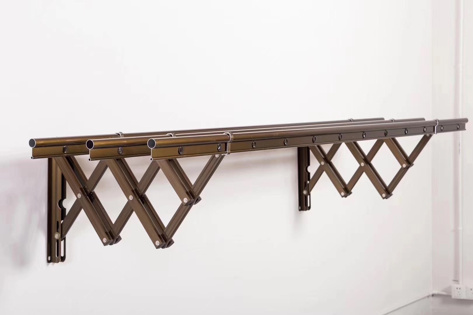 阳台折叠户外伸缩晾衣架家用推拉壁挂式隐形晒衣架室内晾衣杆