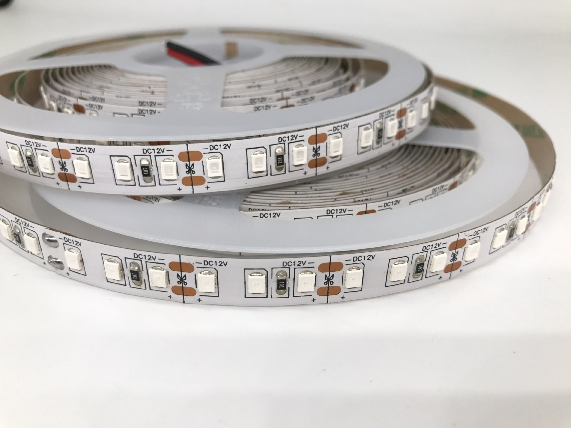 2835紫色灯带 波段395-400nm验钞杀菌uv紫外线led贴片12v紫光灯条