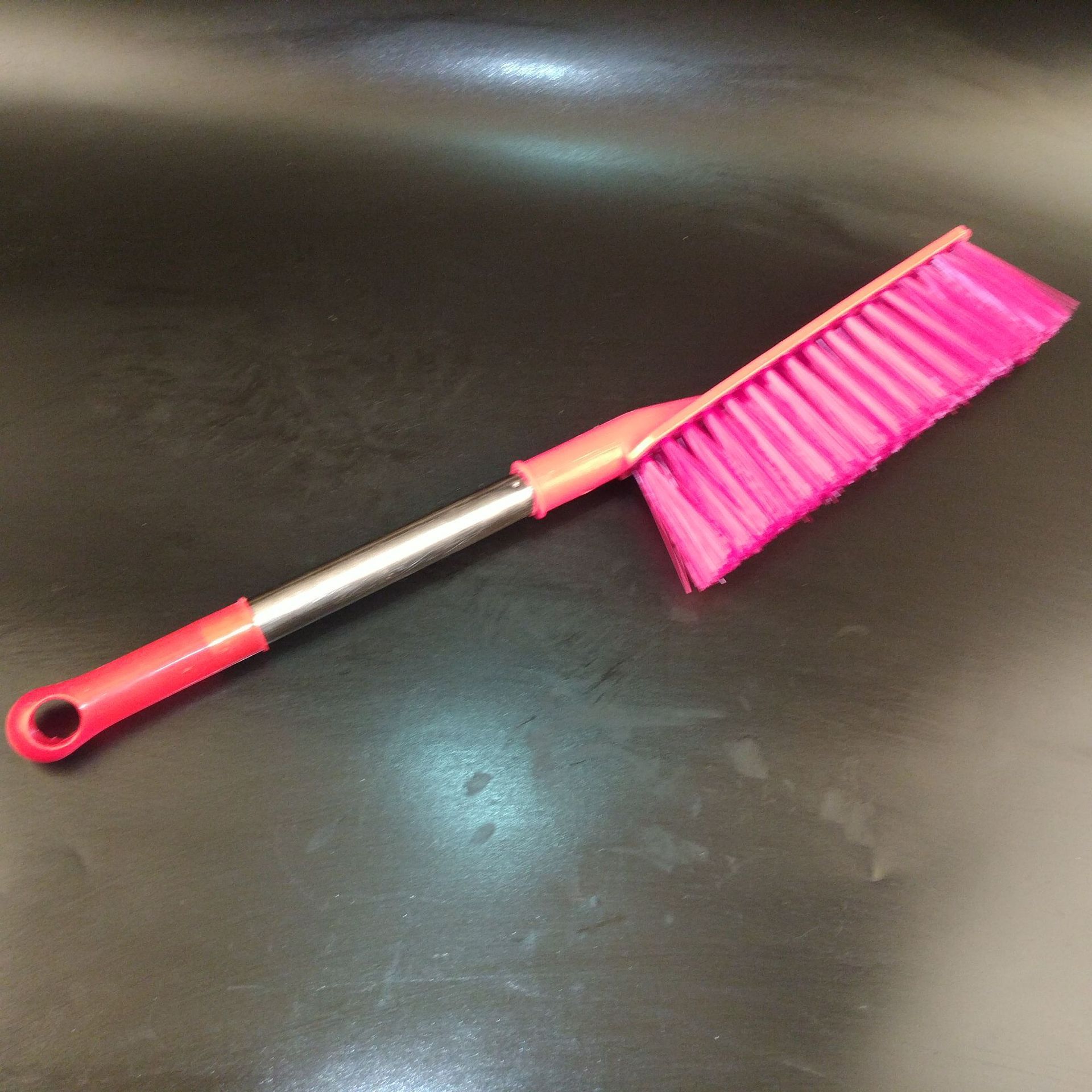 45公分红色床刷 钢杆床刷 长柄把床刷 除尘刷 床铺清洁刷 刷子