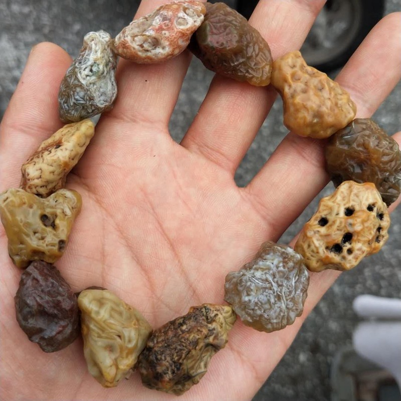 批发新疆内蒙阿拉善戈壁原石玛瑙手链筋脉石随形手串一图一物随机