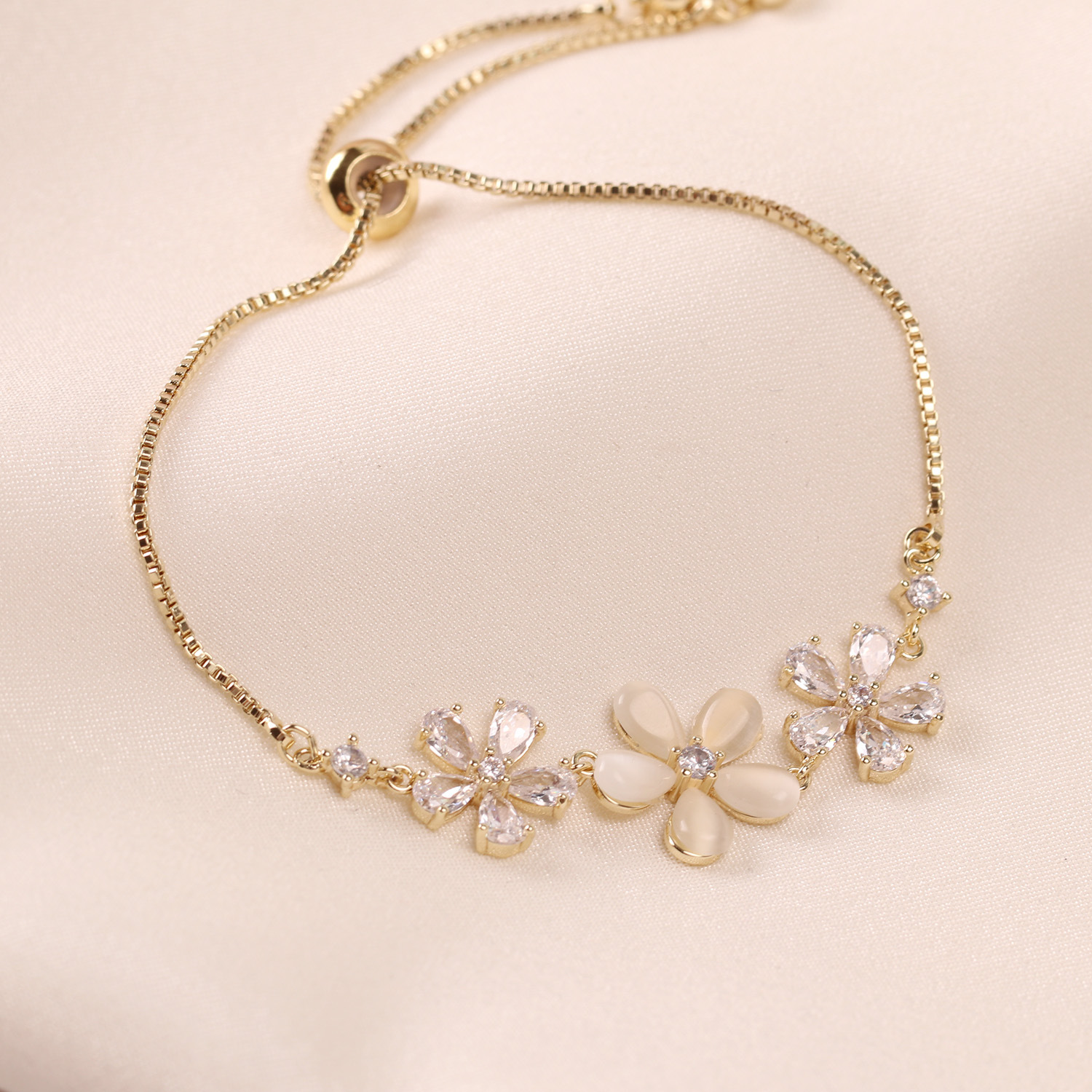 锆石花瓣高级感手链女网红手镯学生闺蜜韩版简约ins小众设计手饰