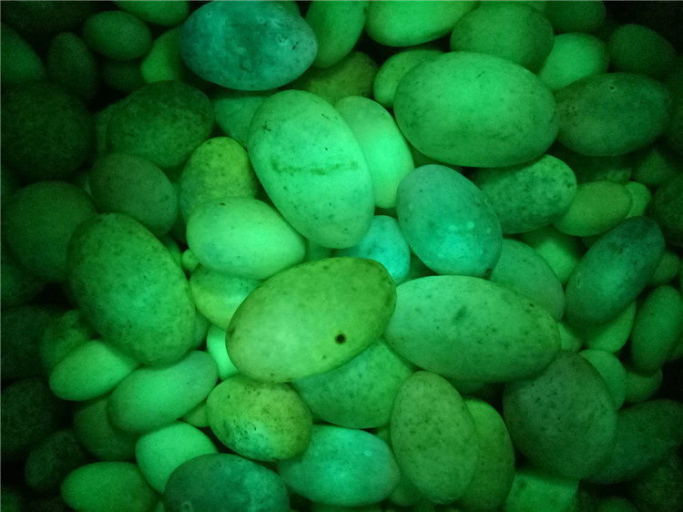 南阳镇平批发直供荧光石发光奇石夜光石手指件夜明珠原石小摆件