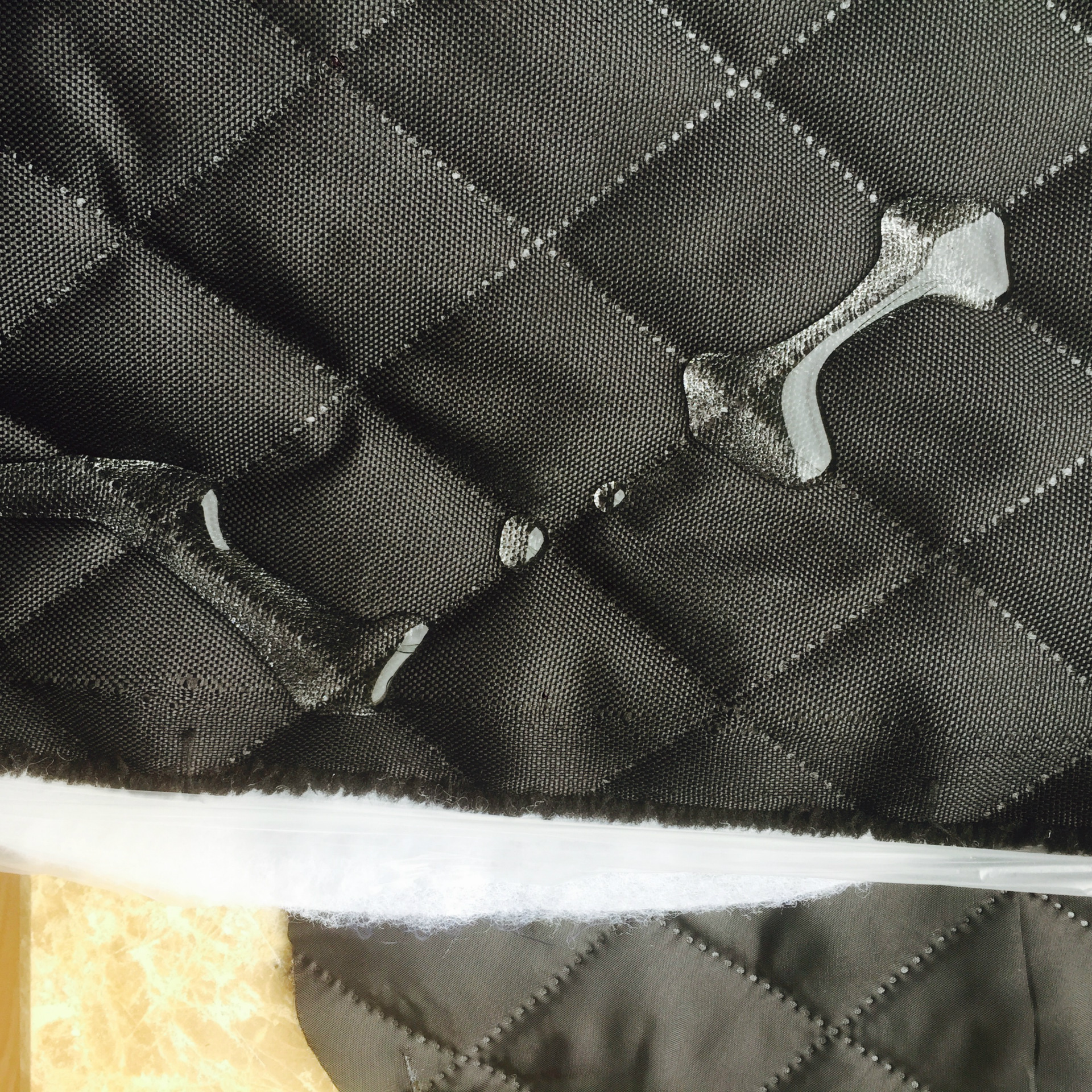 现货供应车载宠物垫,宠物沙发垫面料,双面防水春亚纺超声波绗棉