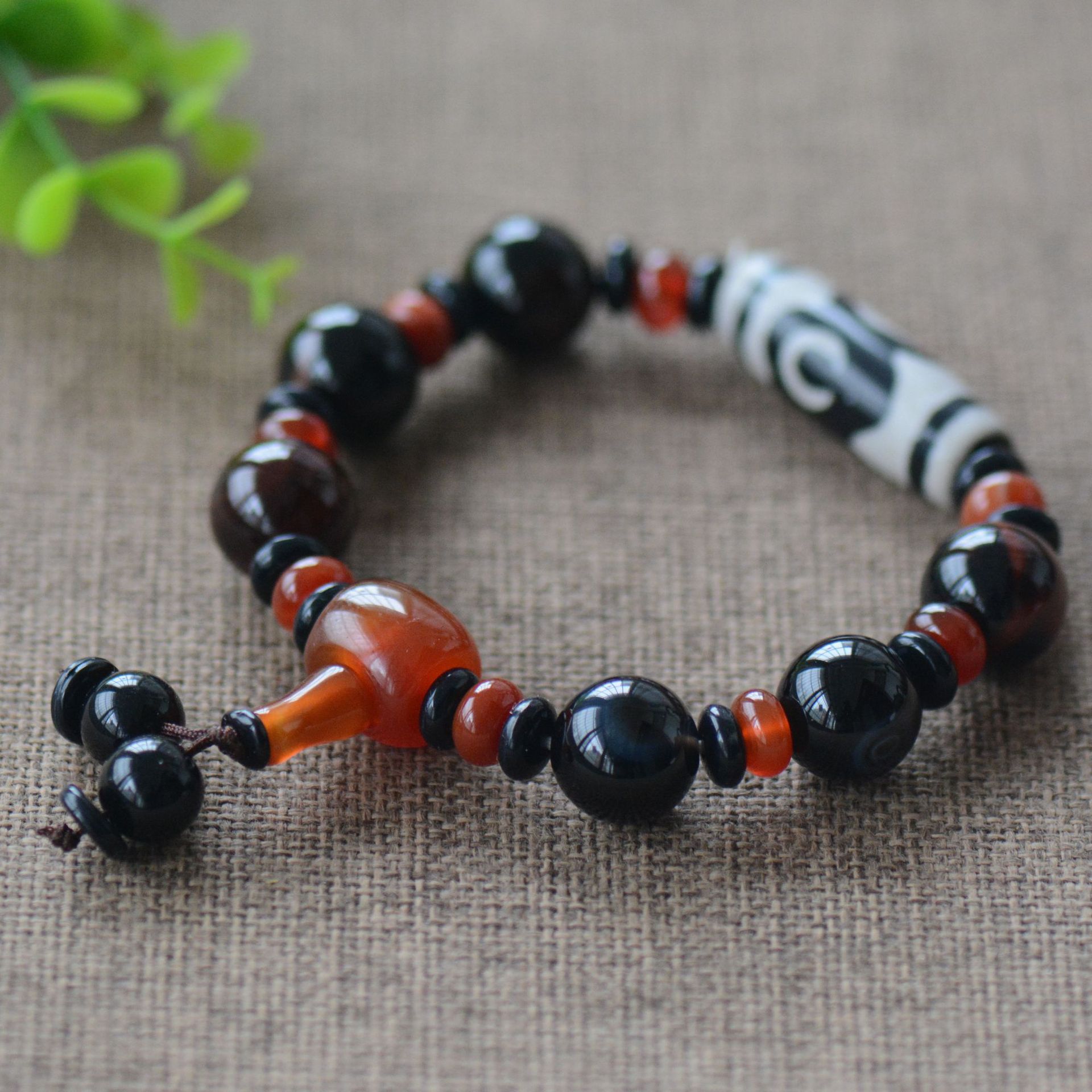 天然天竺玛瑙手链 亮光黑玉髓手串 男女款圆珠简约款珠链配饰批发