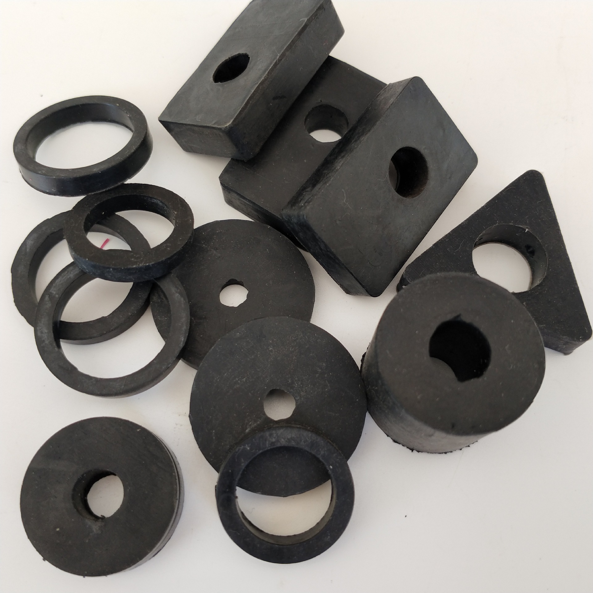 各类型设备橡胶垫 橡胶密封件 减震橡胶块