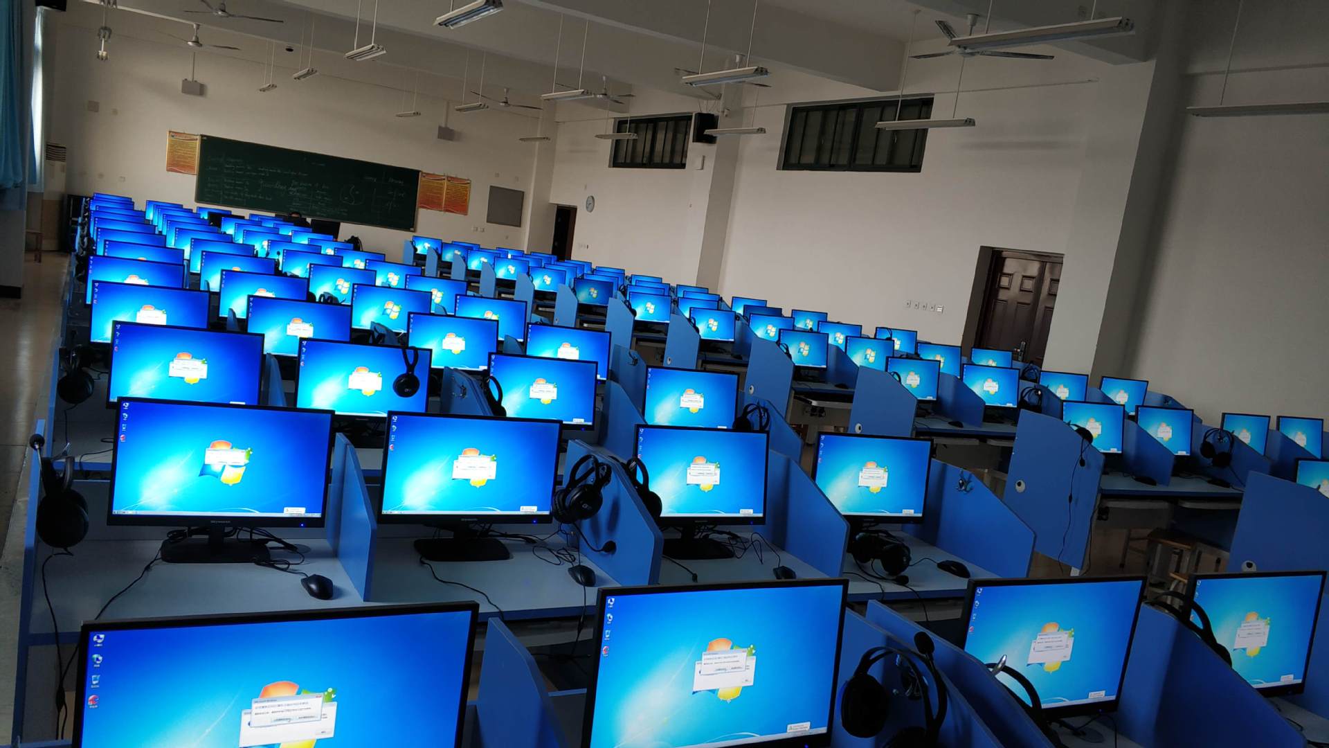 泛联3代双核迷你主机桌面云电脑瘦客户机学生云终端mini办公主机