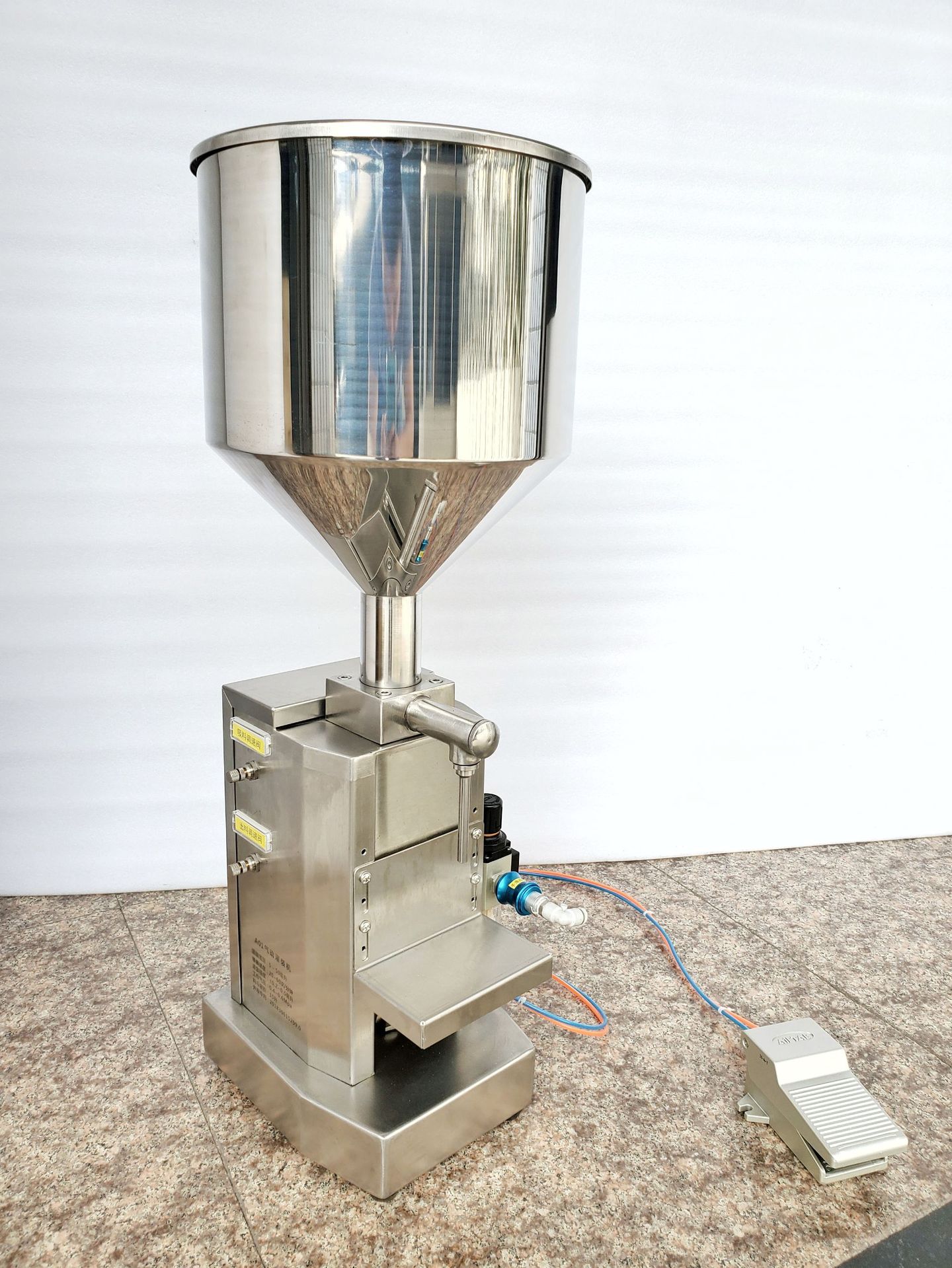 小型全不锈钢灌装机