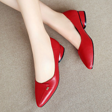 软底女鞋春秋季新款休闲皮鞋尖头平跟工作鞋浅口平底单鞋红色女式