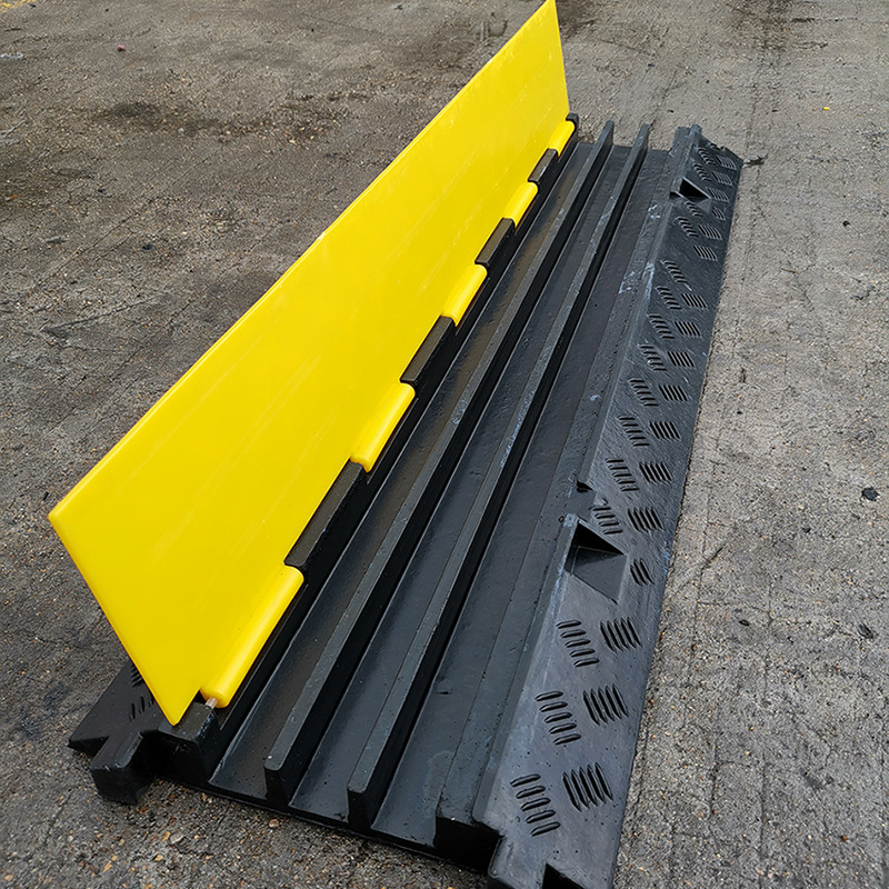 pvc橡胶线槽二线槽减速带线槽板 舞台线槽电线保护槽户外压线板