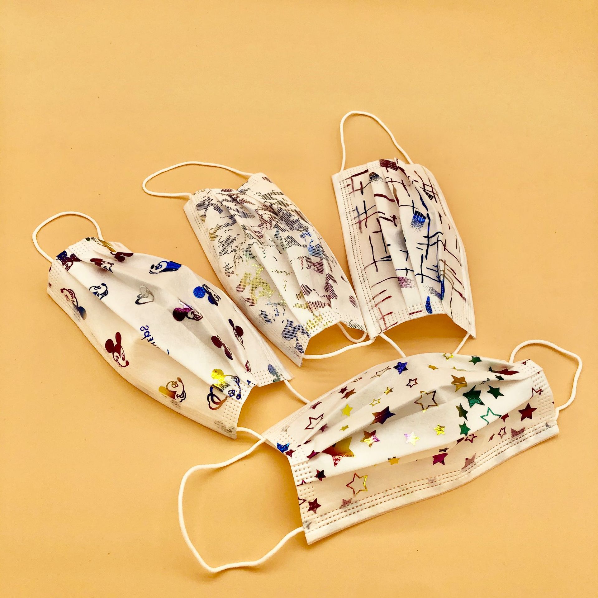 成人新款一次性印花口罩三层含熔喷口罩卡通口罩可爱新款彩金口罩