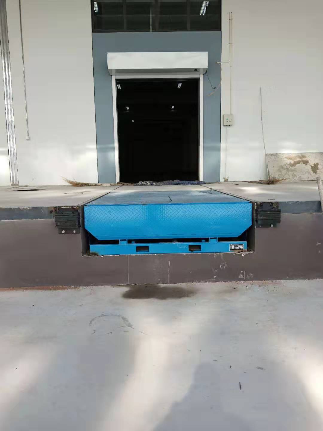 厂家月台卸货登车桥 10吨冷库仓储装卸平台 电动液压固定式登车桥