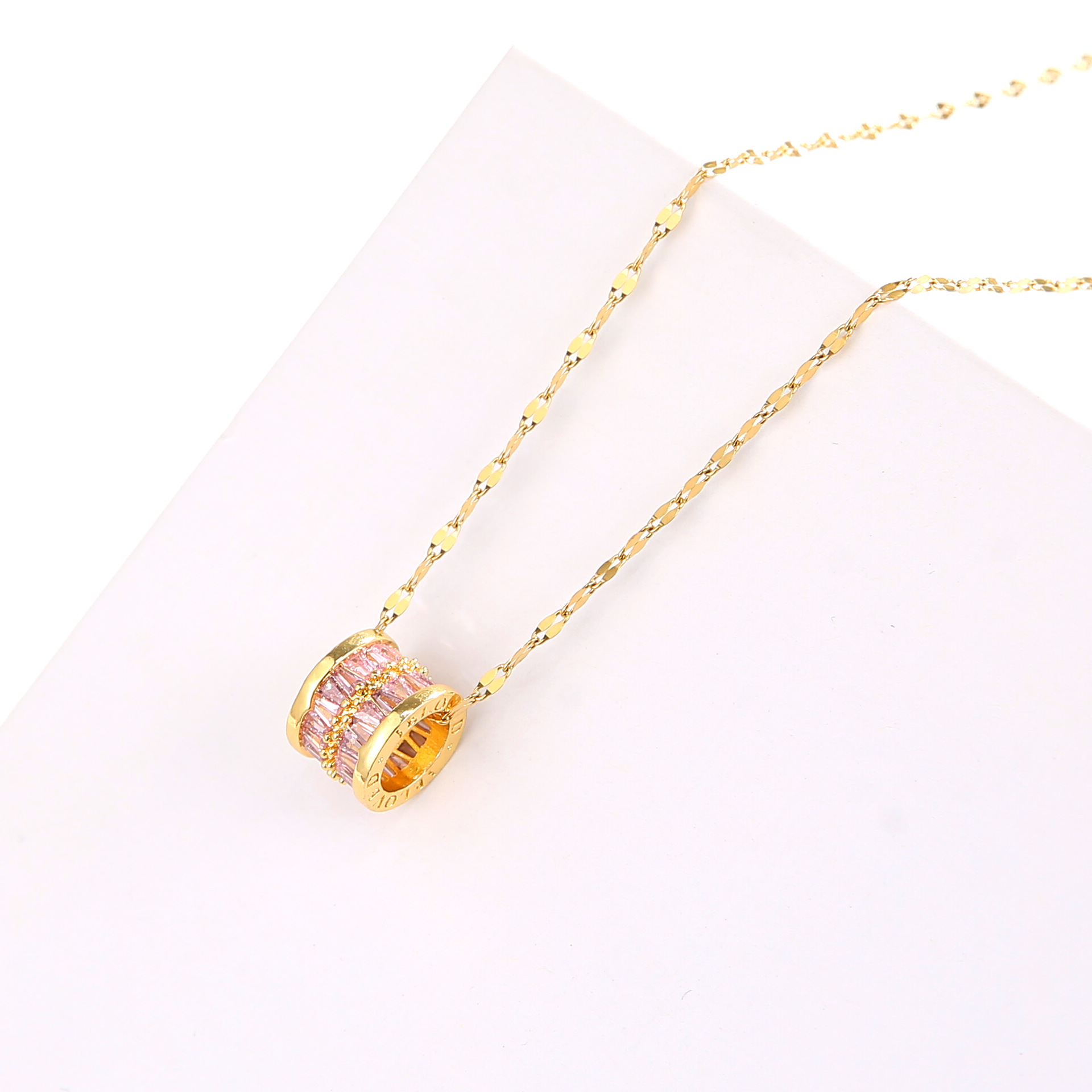 韩国新款钛钢时尚方形钻石项链女ins网红灵动锆石几何吊坠项饰品