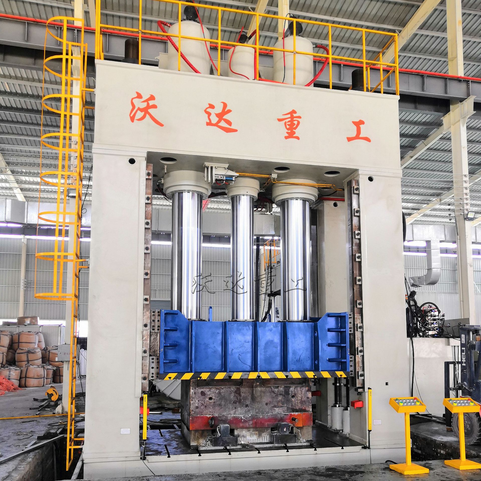 沃达重工定做2000吨框架导轨式液压机2000t大型伺服拉伸液压机