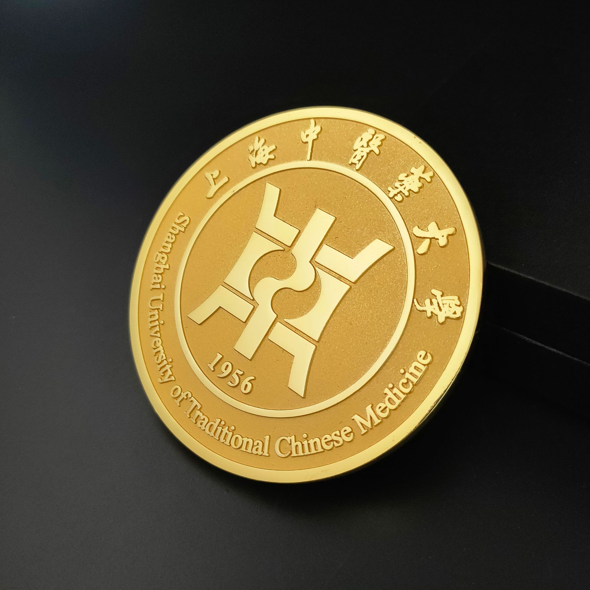 厂家直销学校金属纪念币高档创意仿真纪念章校园礼品收藏币生产