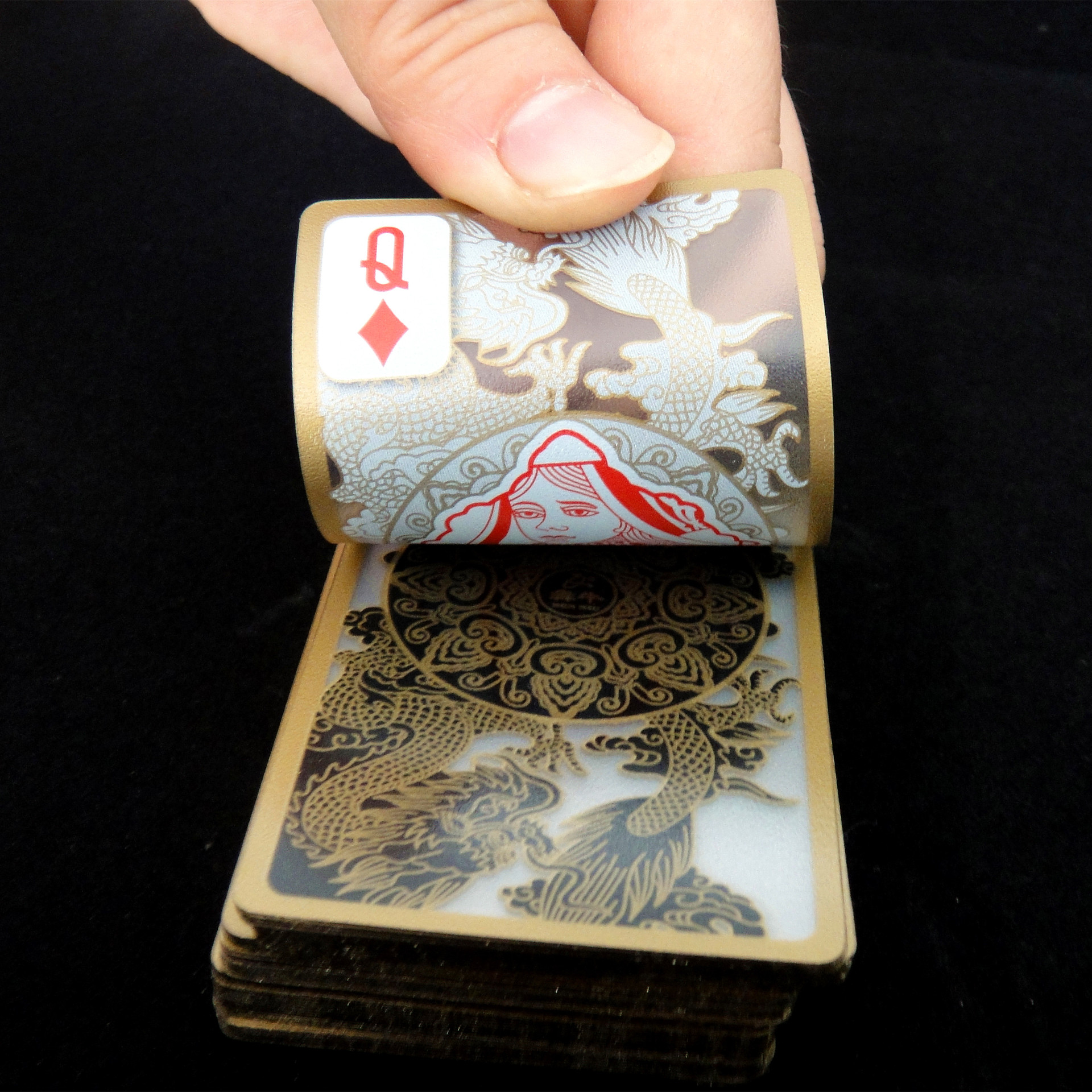 犇牛金色扑克牌金属土豪金黄金塑料防水创意透明金边现货批发扑克