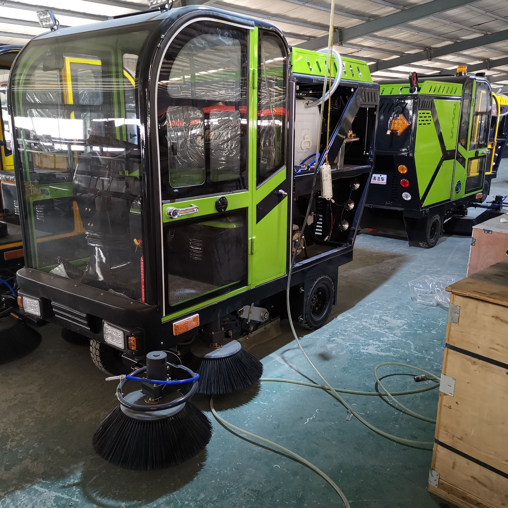 驾驶扫地机电动道路清扫车工业小区吸尘扫地车 扫吸一体车