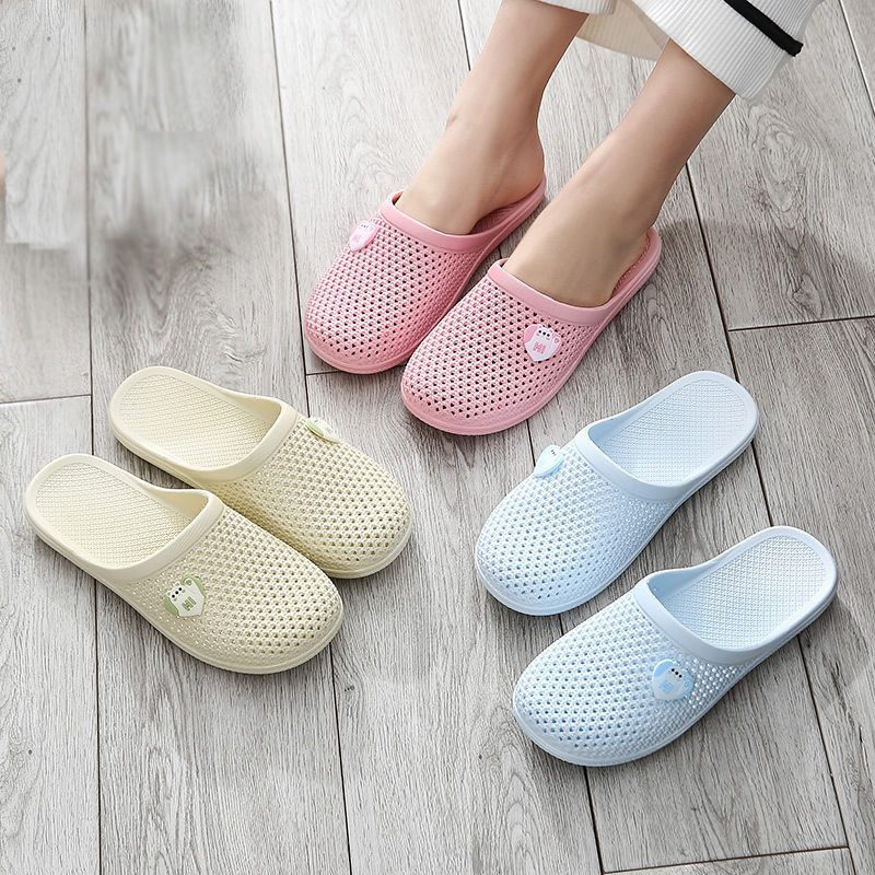 2020 Summer New Hole Sandals Flat Toe Box Women's Slippers Soft Bottom Non-Slip Indoor and Outdoor Casual Bathroom Slippers