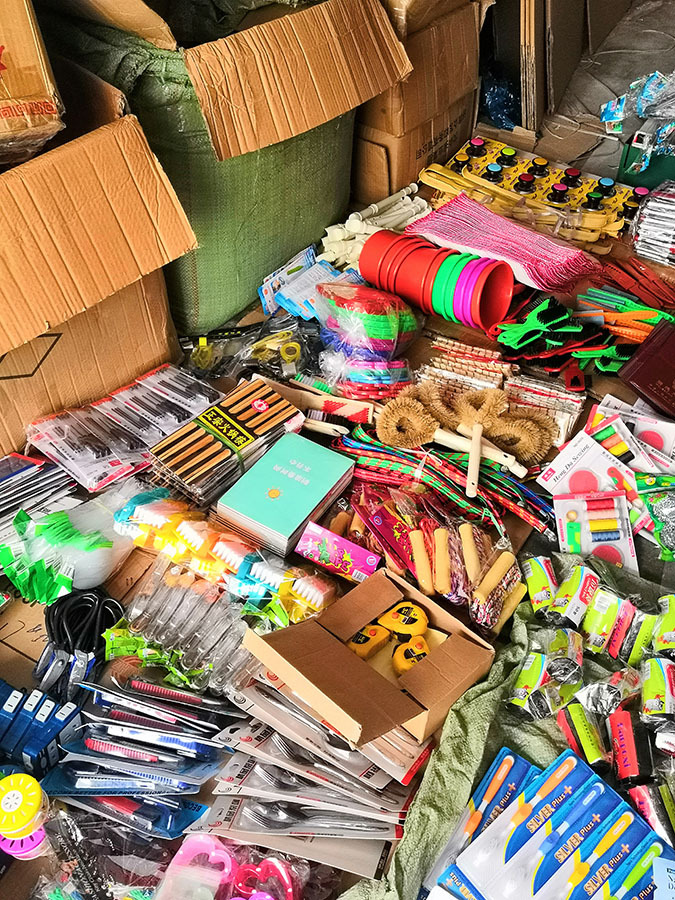 2元百货 义乌小商品货源 家居日用百货套装 生活杂品批发