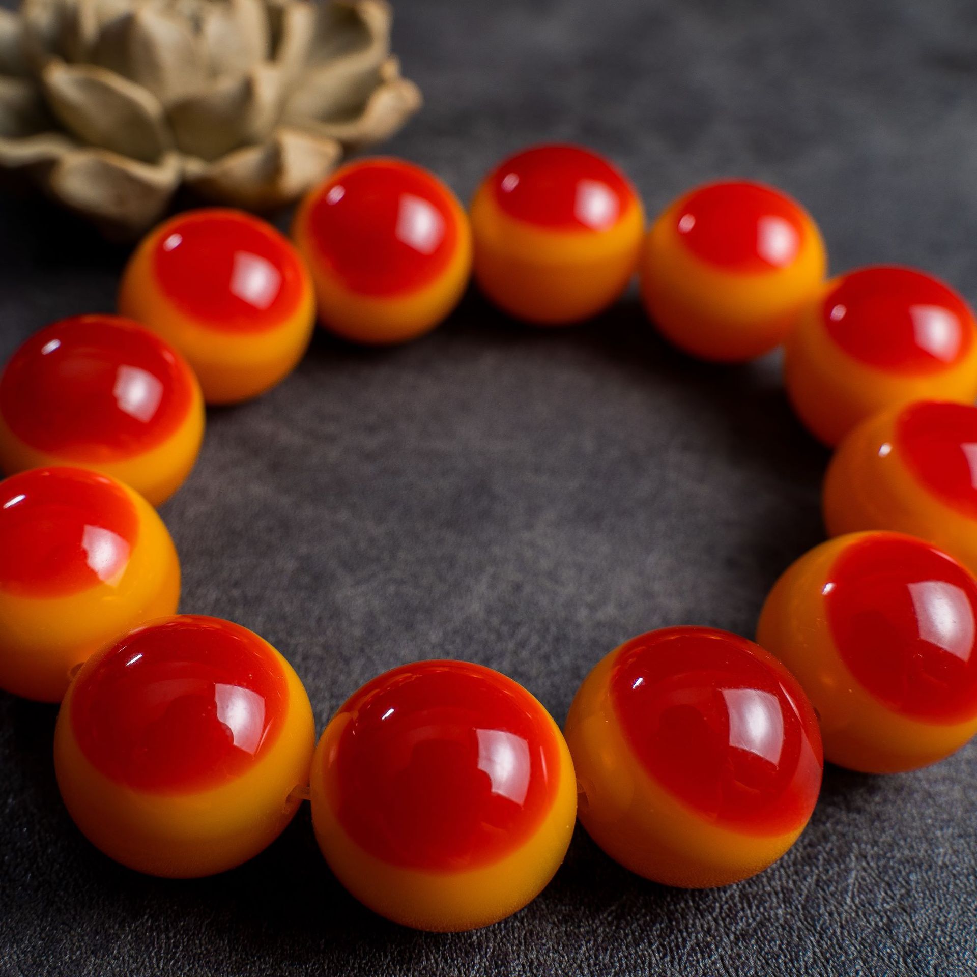 新款仿鹤顶红手串男女款手链一点红鸟珠手串文玩鸟珠手串现货批发