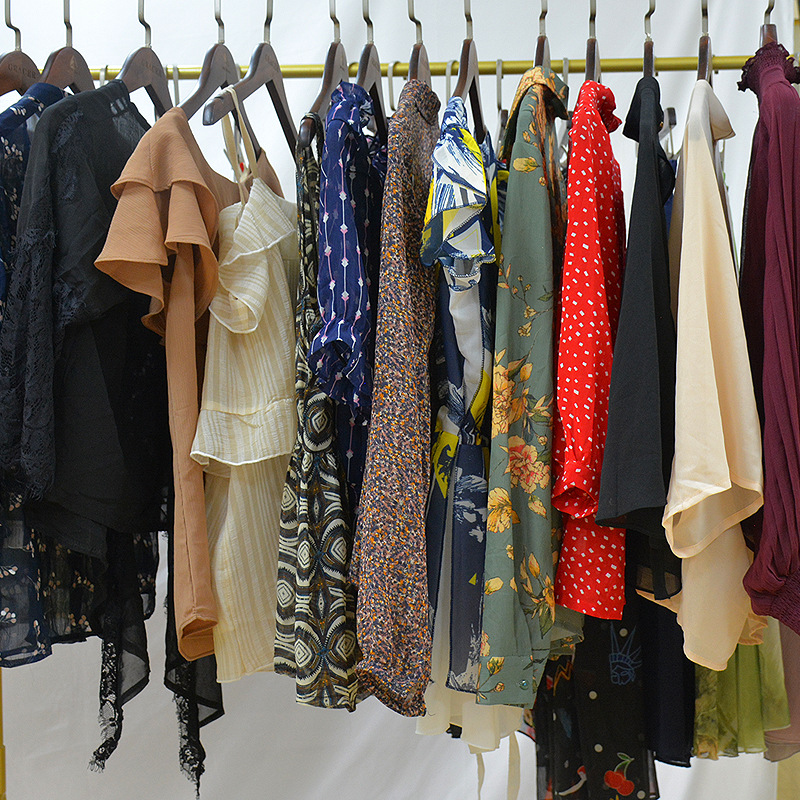 二手女装上衣旧衣服丝绸衫拼接碎花t恤衫夏季批发旧服装工厂货源