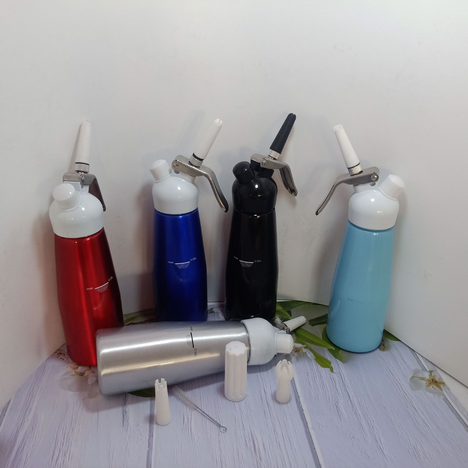 厂家直供奶油发泡器裱花枪奶油发泡枪500ml奶油发泡枪鲜奶奶油枪