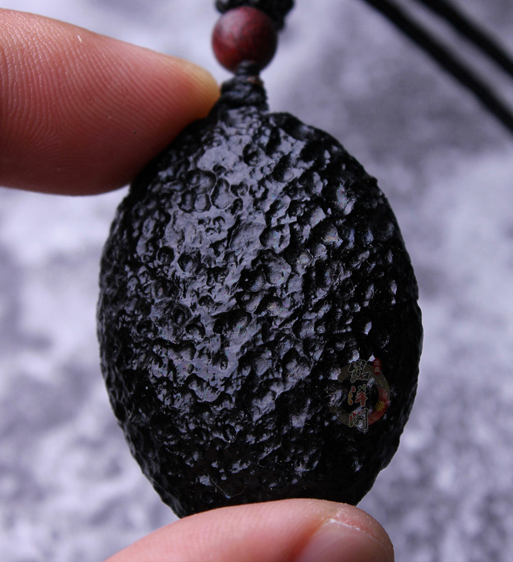 天然泰国雷公墨陨石吊坠原石能量挂件项坠男女宇宙黑陨消忧郁