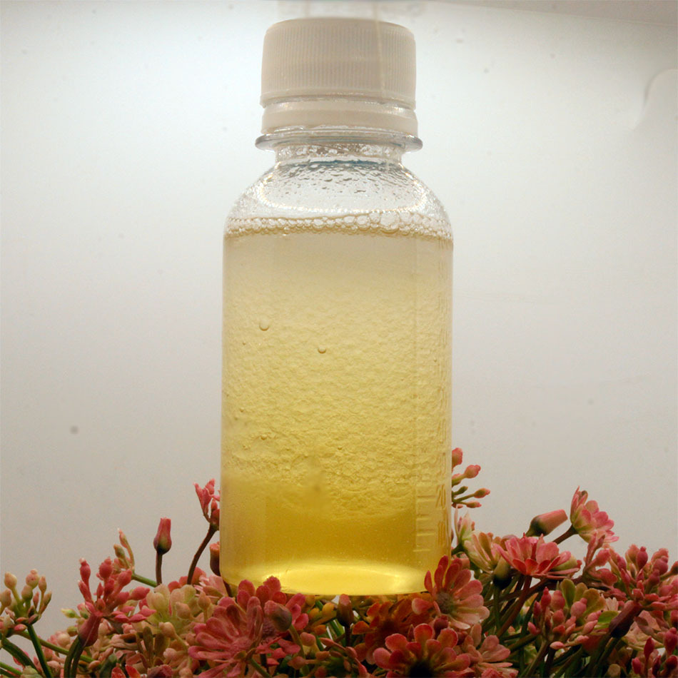 的比例4:6)使用方法:轻轻摇晃瓶身,让兰花油充分混合,产生油包水状态