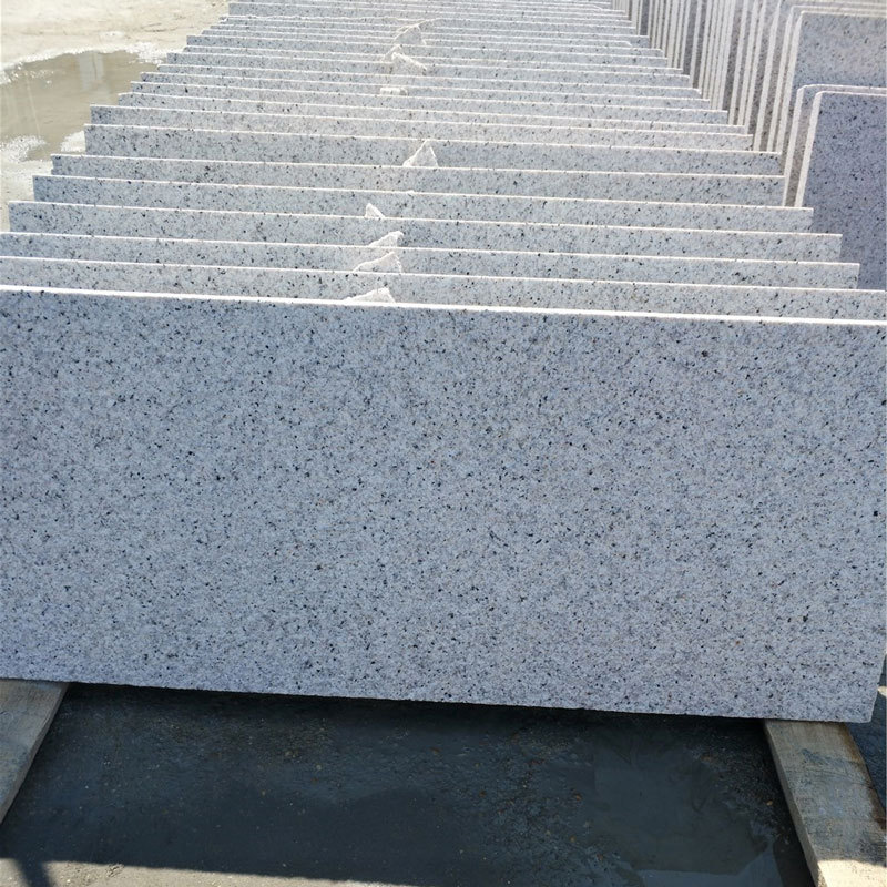 花岗岩芝麻白火烧面 白麻地铺石道路工程芝麻白火烧板五莲石材厂