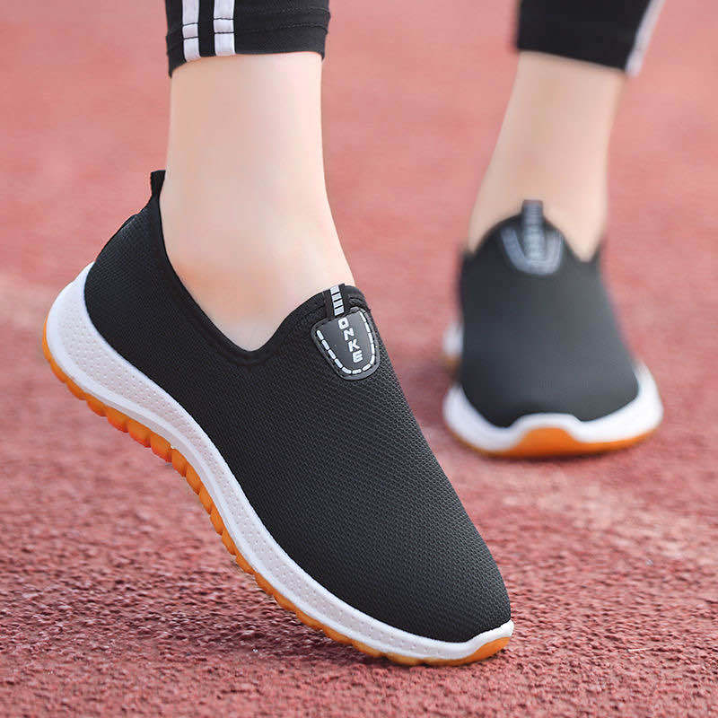 Old Beijing Cloth Shoes Women's Casual Slip-on Tendon Bottom Sneaker Flat Heel Breathable Middle-Aged and Elderly Soft Bottom Mom Shoes