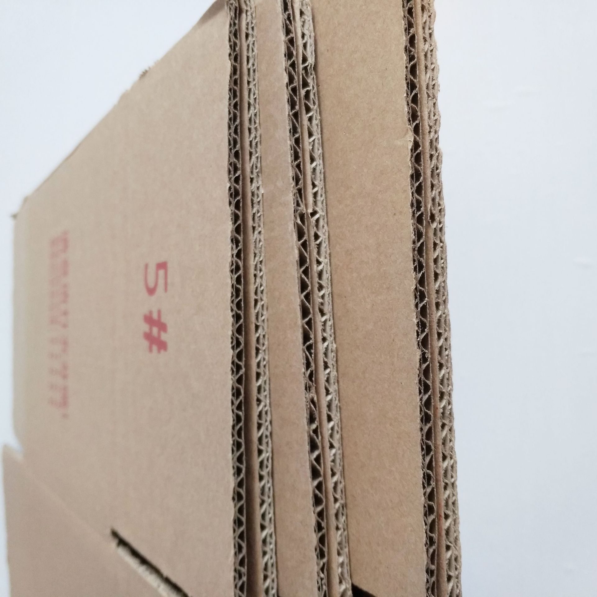 纸箱厂家现货定做高质量纸箱物流快递打包瓦楞纸盒5层5号纸箱