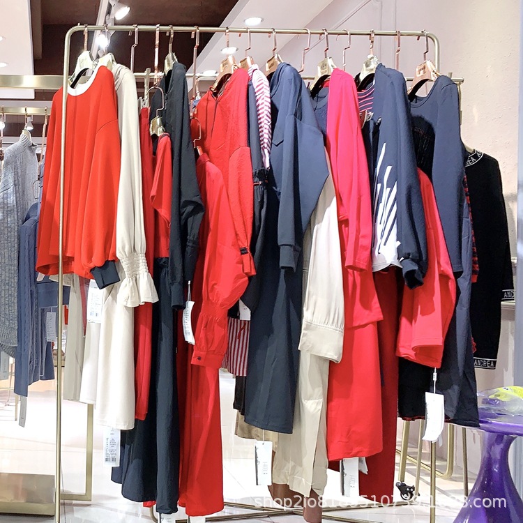 艾沸品牌女装折扣批发2020年轻个性秋装库存批发走份