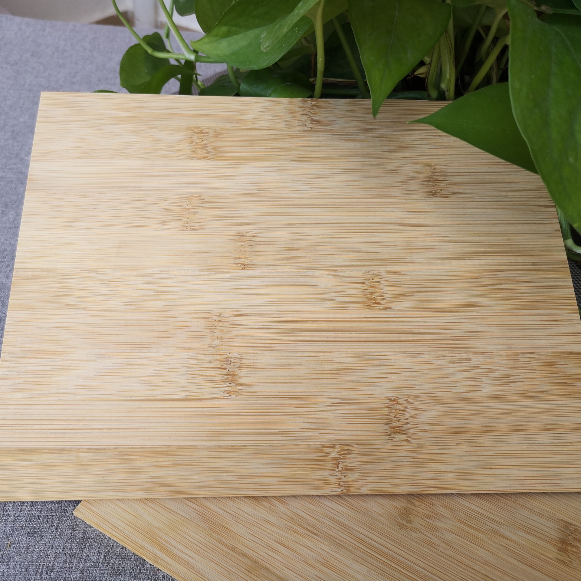 专业生产碳烤色平压竹板 咖啡色有节的竹子薄板材 滑板竹片可定做