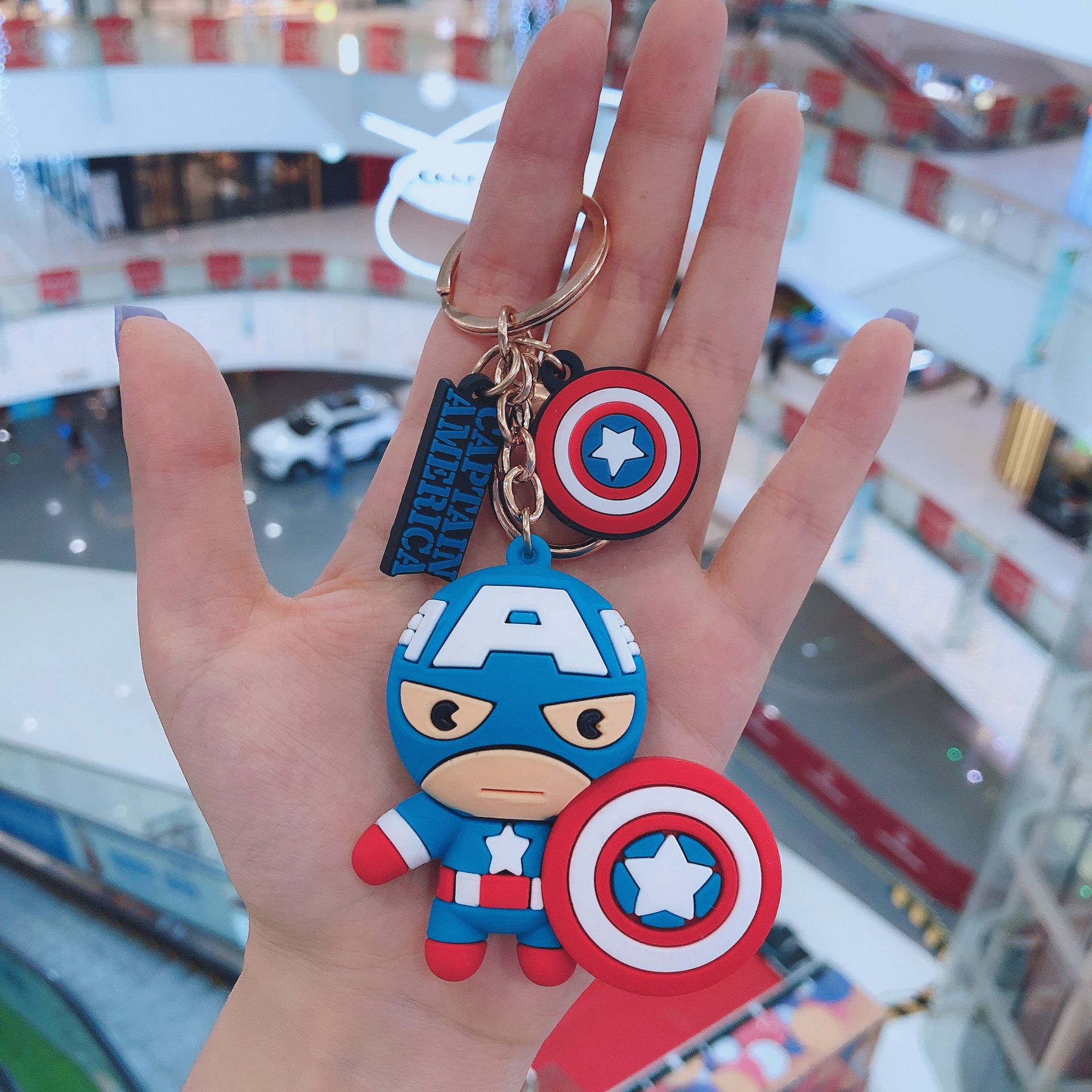 New Avengers Keychain Cartoon Iron Man Captain Beauty Creative Car Buckle Backpack Pendant Gift