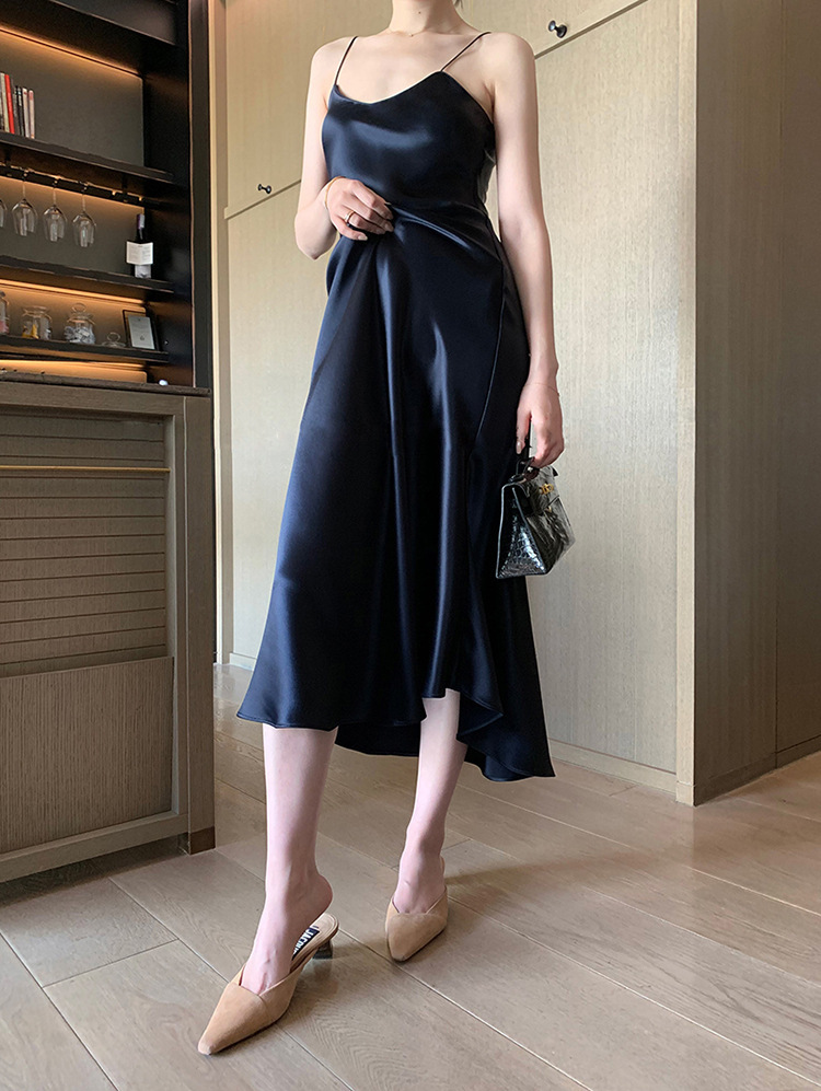 高端缎面三醋酸吊带连衣裙女 宽松百搭显瘦裙子珠光抖音a字长裙子