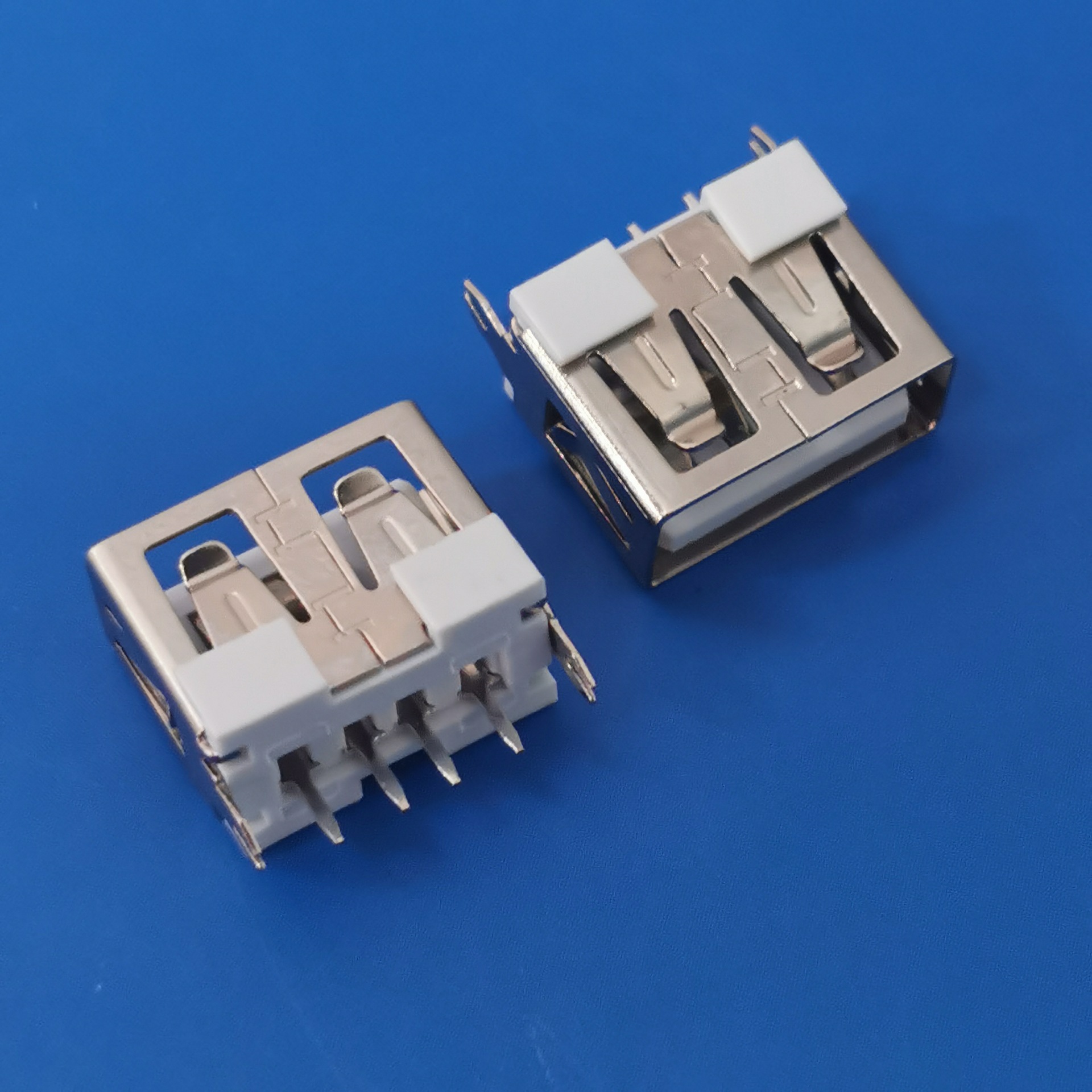 usb 母座/插座 2.0 a母180度直插dip立式 短体10.0mm直边白胶