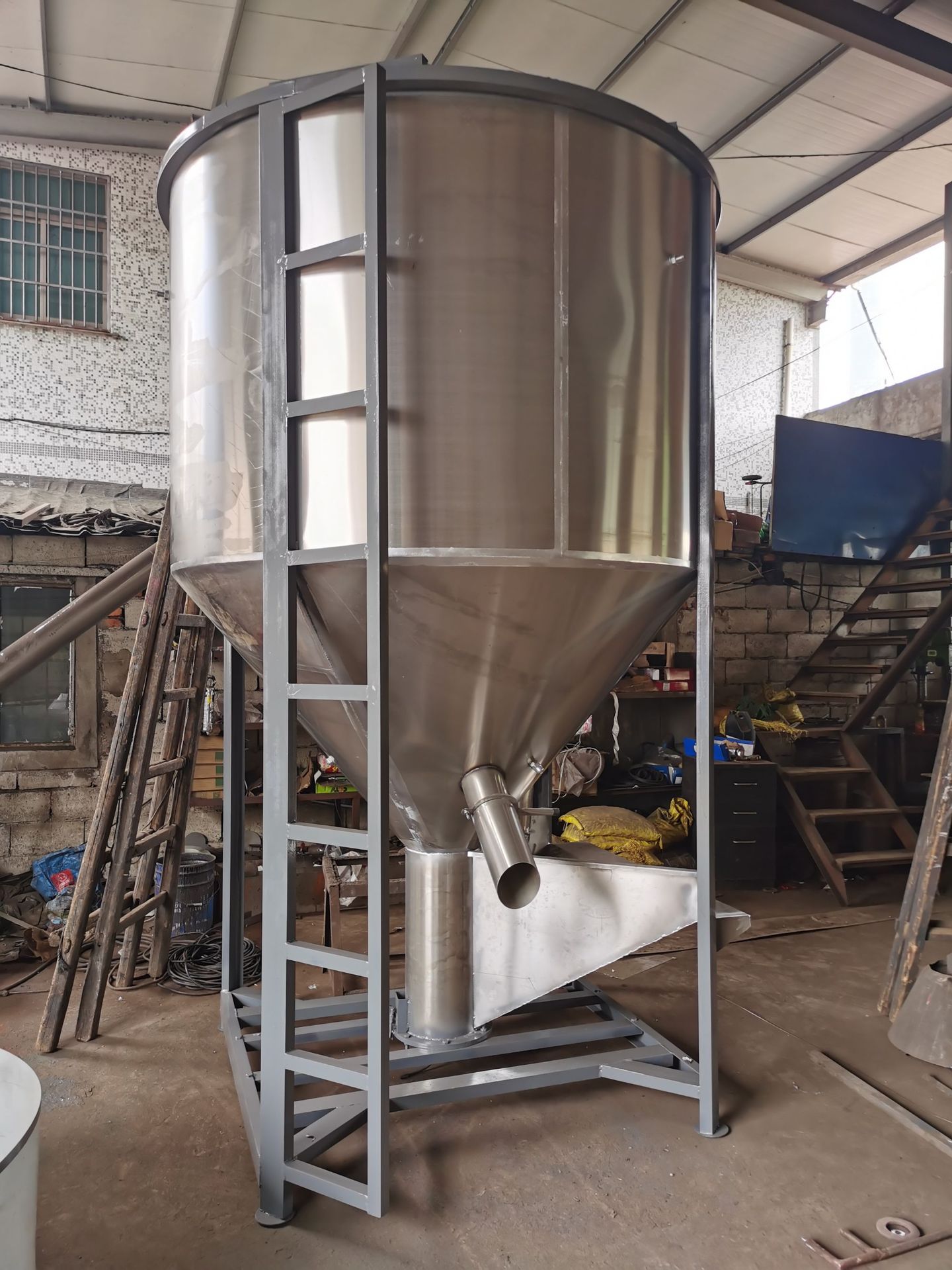 0成交0台塑料干燥机塑料烘干机注塑机干燥机烘干料斗 烘料桶50公斤