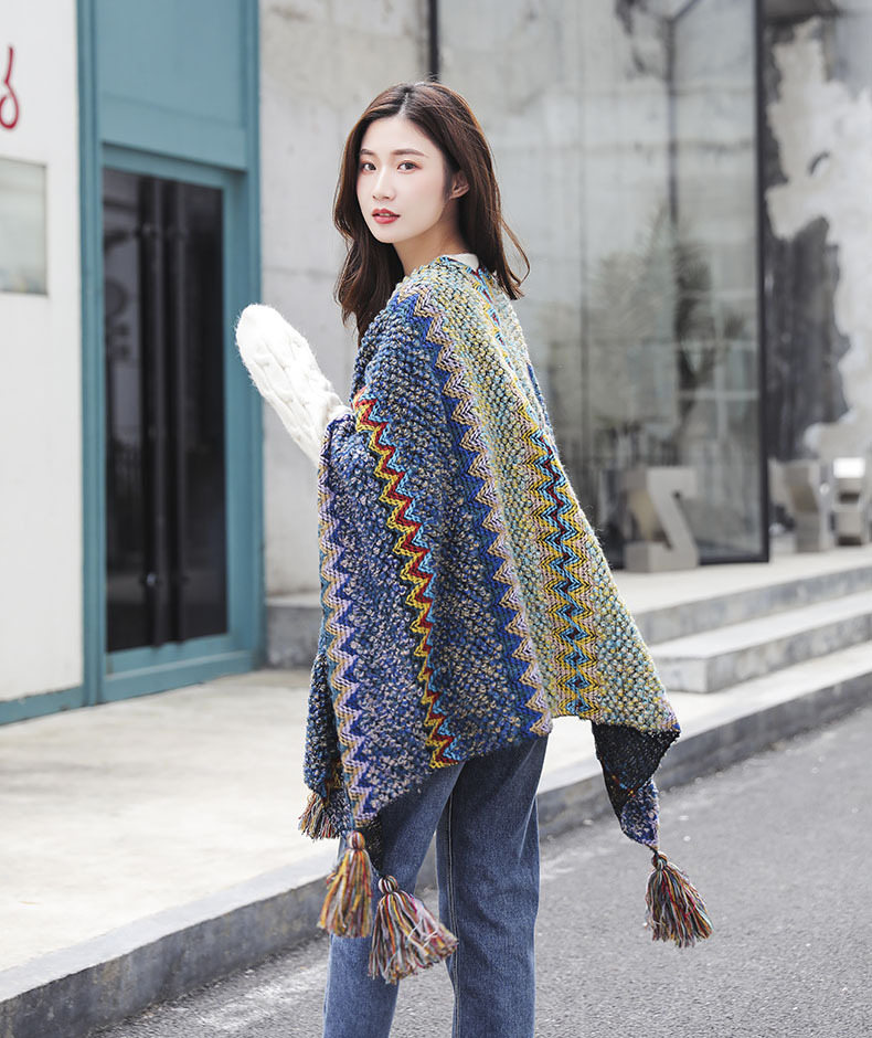 新款民族风斗篷披肩针织秋冬挂球围巾女大披风潮厂家直批一件代发