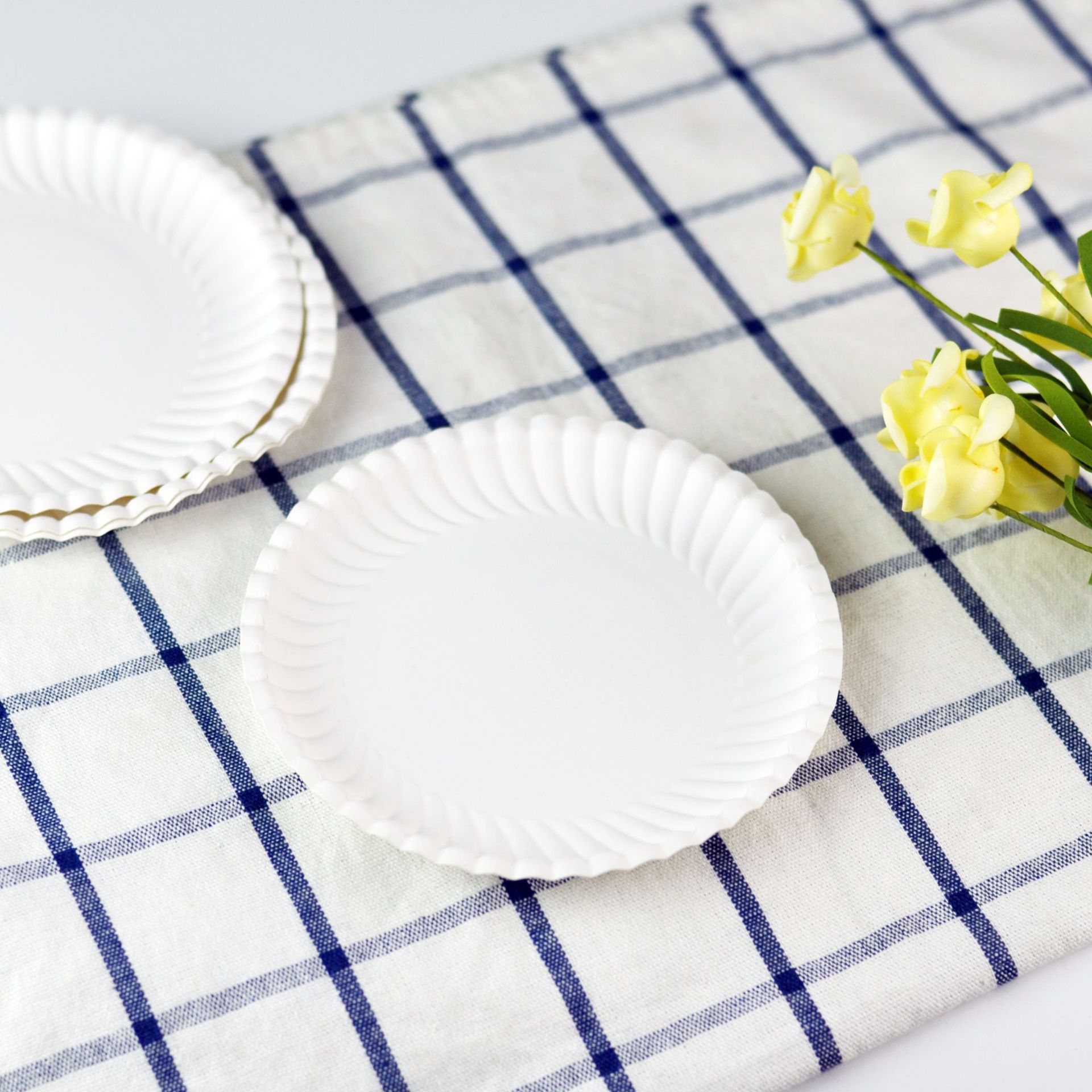 白色圆形小号加厚一次性餐盘生日蛋糕纸盘纸托烧烤聚会儿童绘画盘