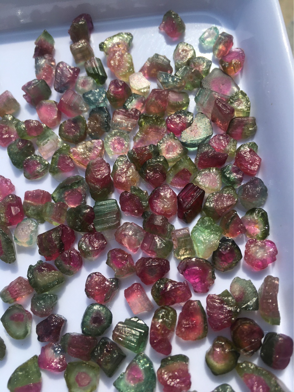 批发天然原矿碧玺西瓜碧原石 甜心西瓜片 可镶嵌 耳钉 diy配饰