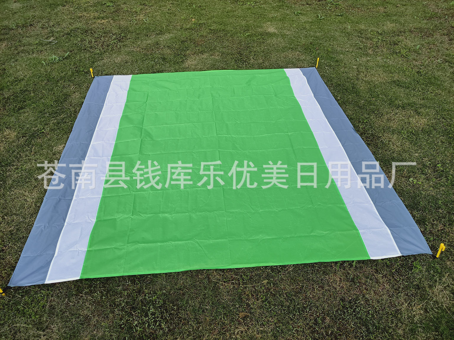 Factory Wholesale Outdoor Camping Waterproof Beach Mat Portable Foldable Polyester Picnic Mat Hot Sale Hot Sale New